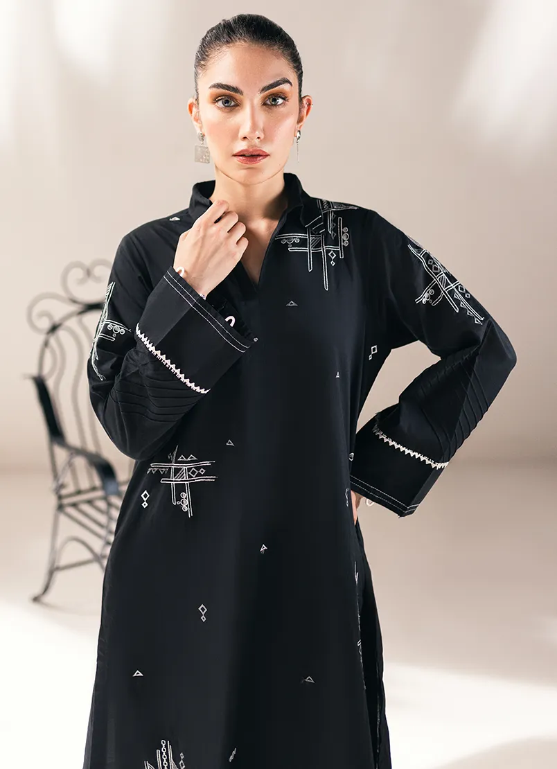 Black Embroidered Kurta